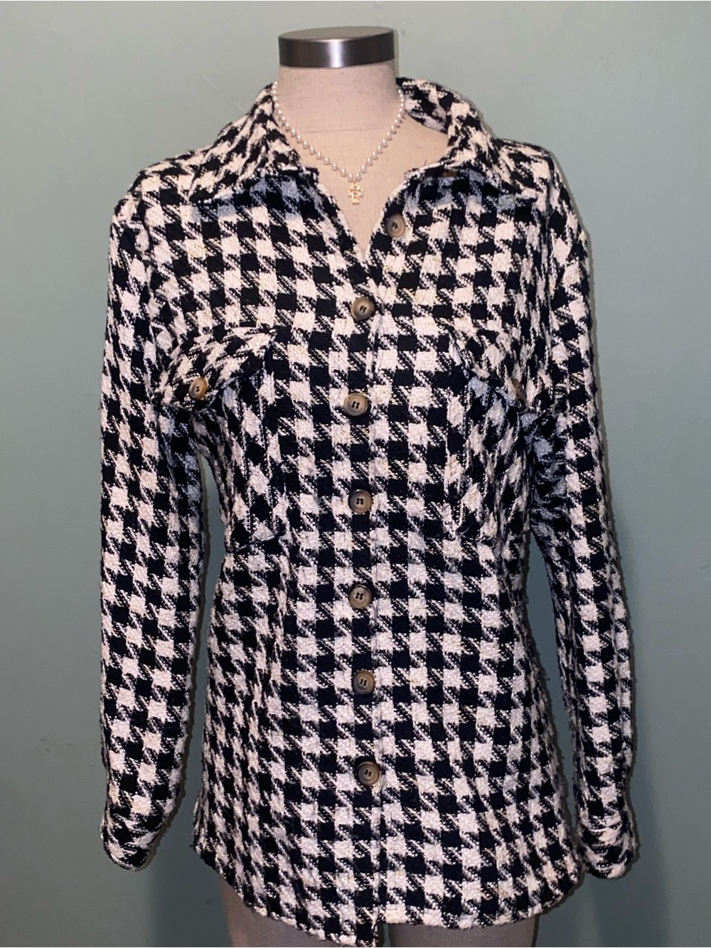 Papillon Blanc Black and White Houndstooth Button-Front Shirt Jacket